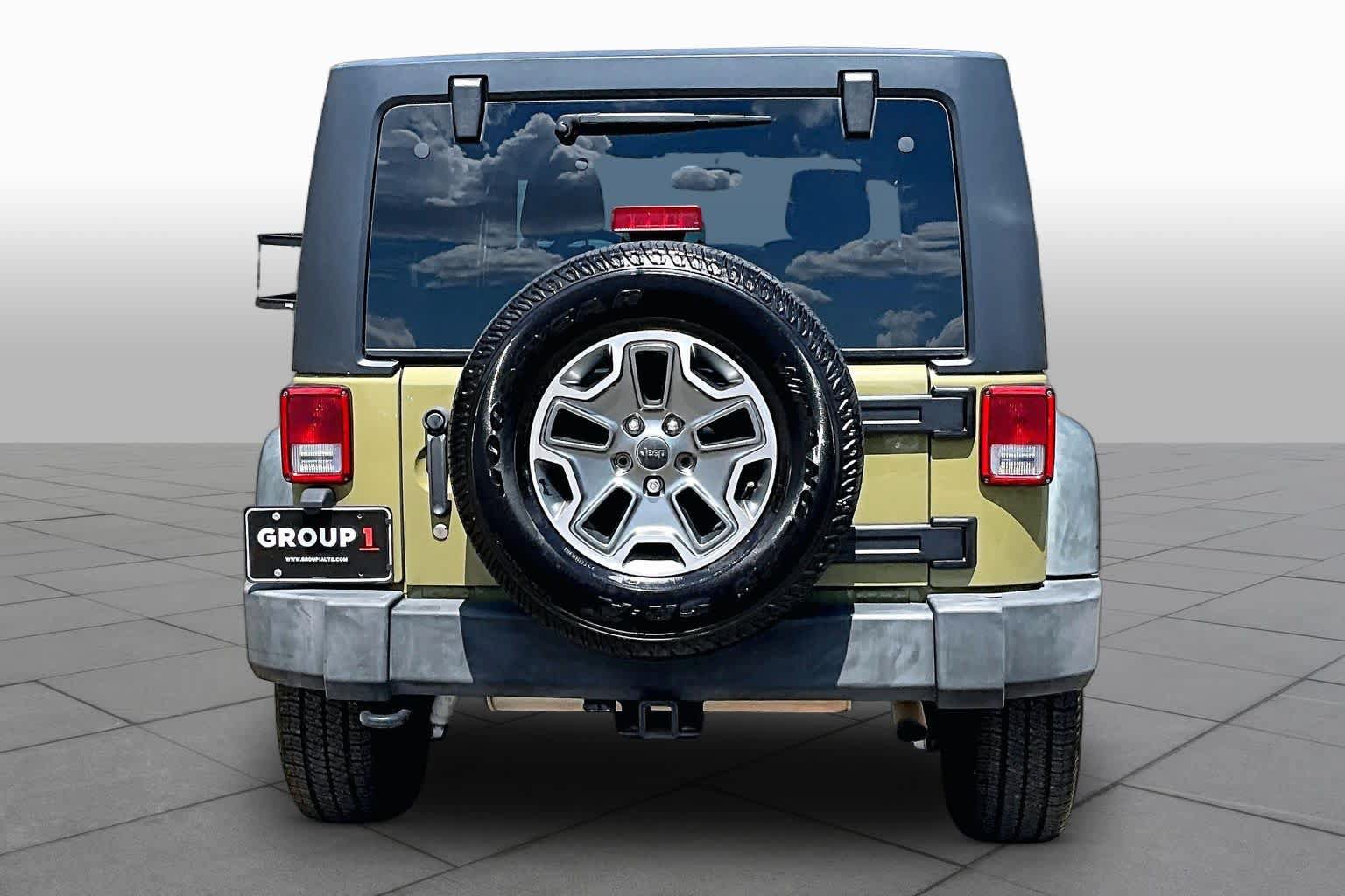 Used 2013 Jeep Wrangler Unlimited Rubicon w/ Connectivity Group AWD/4WD image 6