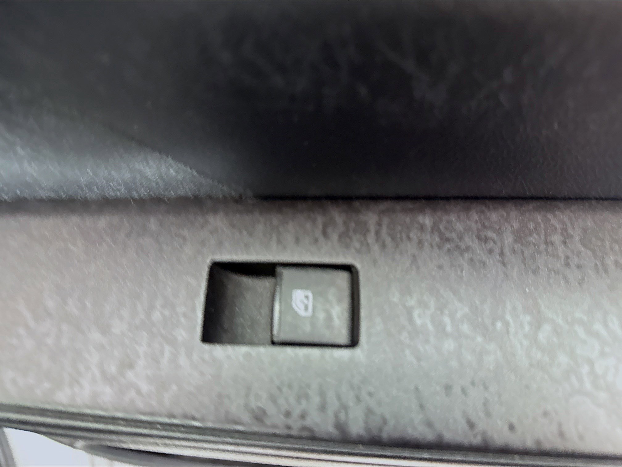 Used 2017 Toyota Camry LE image 30