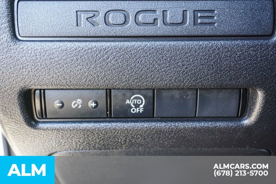 Used 2024 Nissan Rogue S image 45