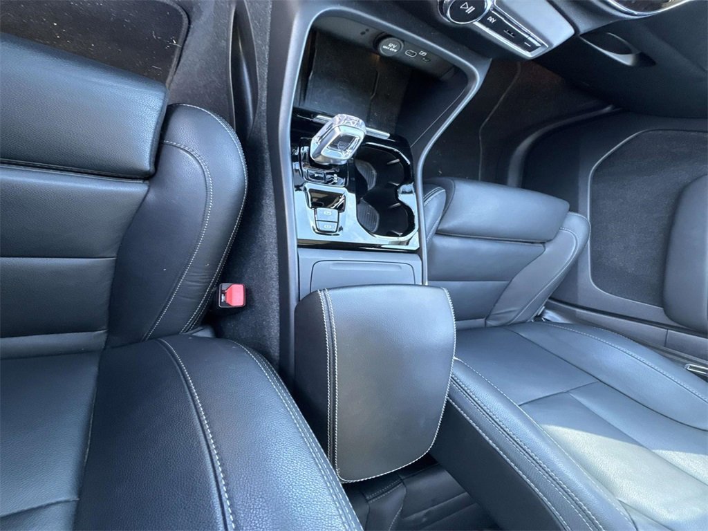 Used 2024 Volvo XC40 B5 Plus image 40