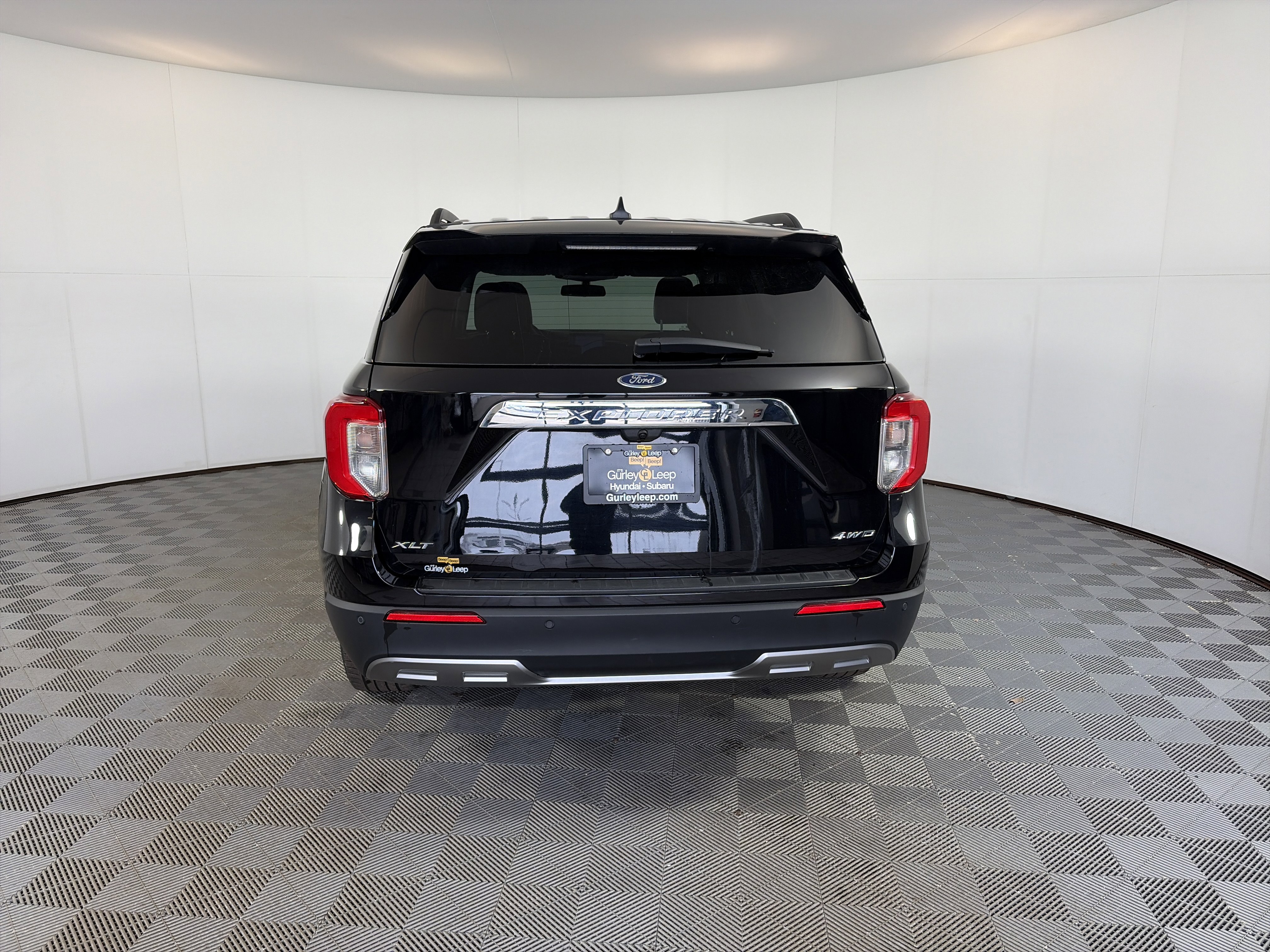 Used 2022 Ford Explorer XLT w/ Equipment Group 202A image 10