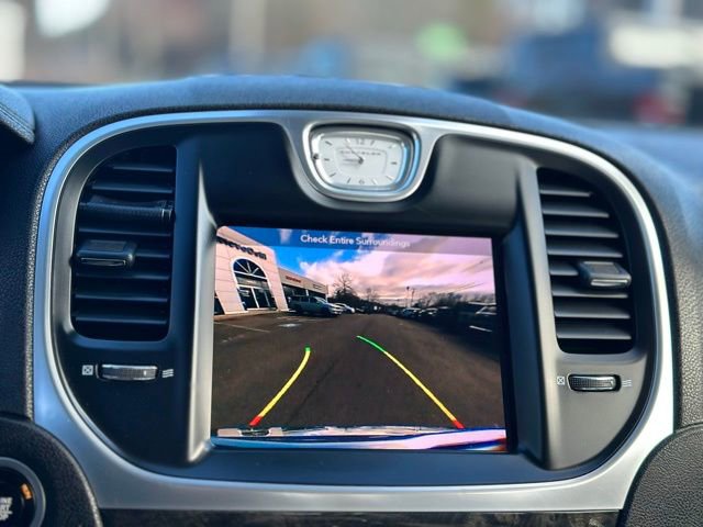 Used 2018 Chrysler 300 Limited w/ Safetytec Plus Group image 17