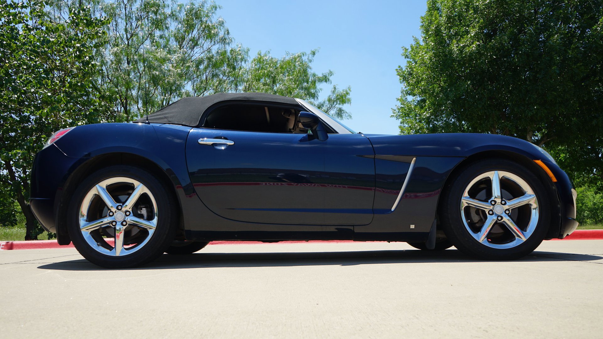 Used 2008 Saturn Sky Red Line RWD image 19
