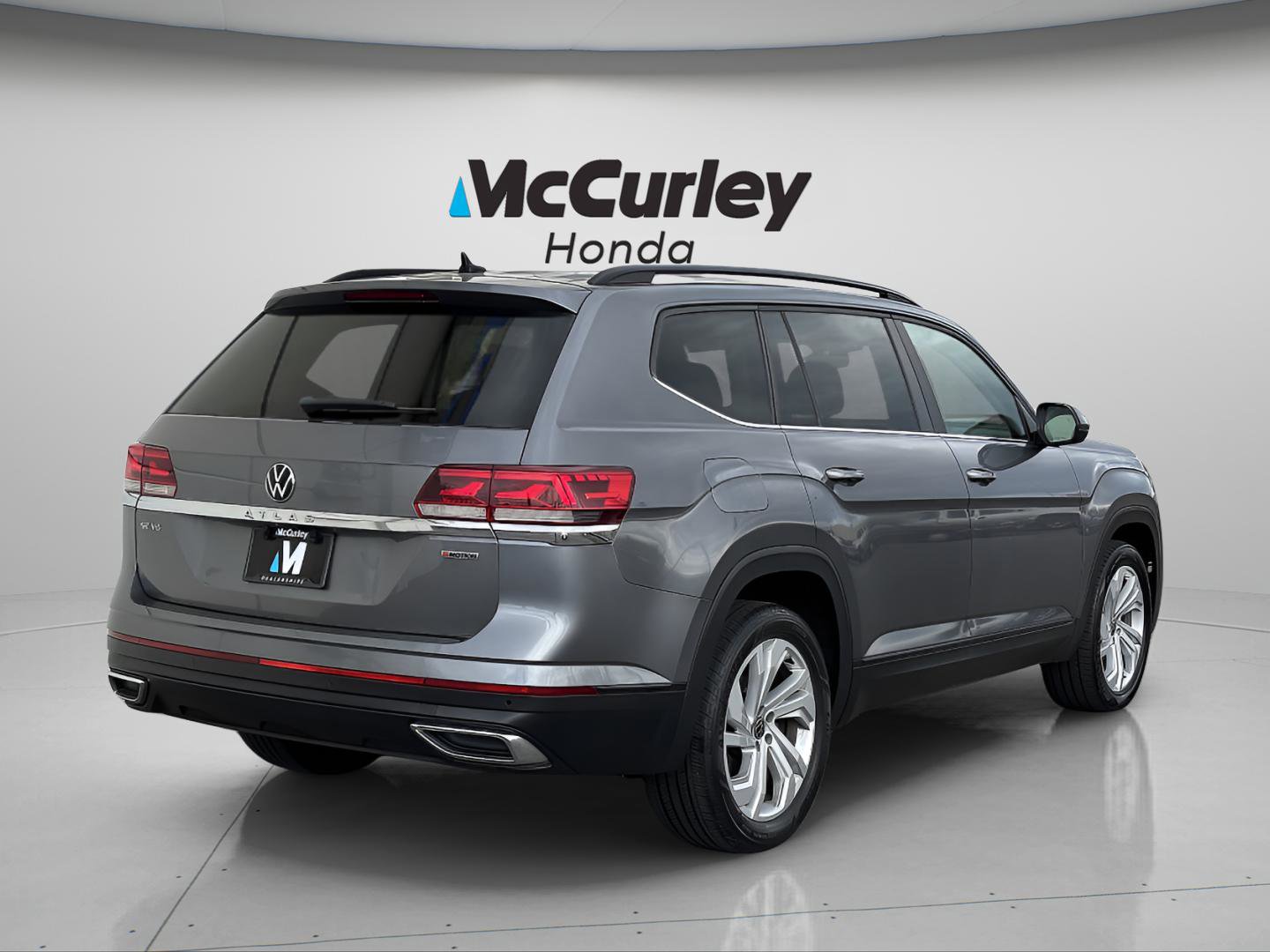 Used 2021 Volkswagen Atlas SE image 3