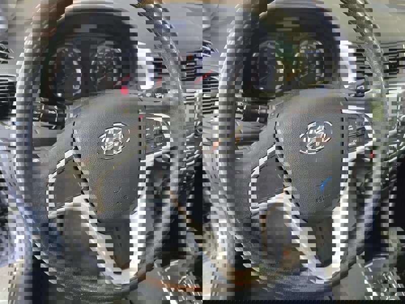 Used 2012 Hyundai Accent GS image 19