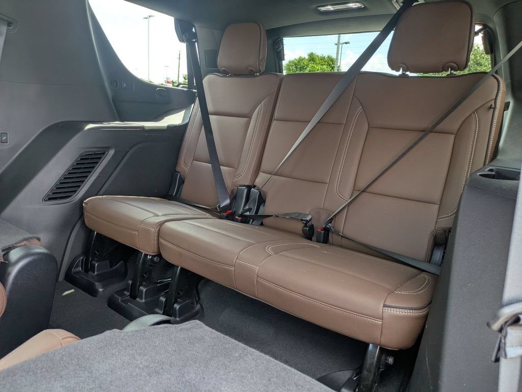 Used 2025 Chevrolet Tahoe High Country AWD/4WD image 30