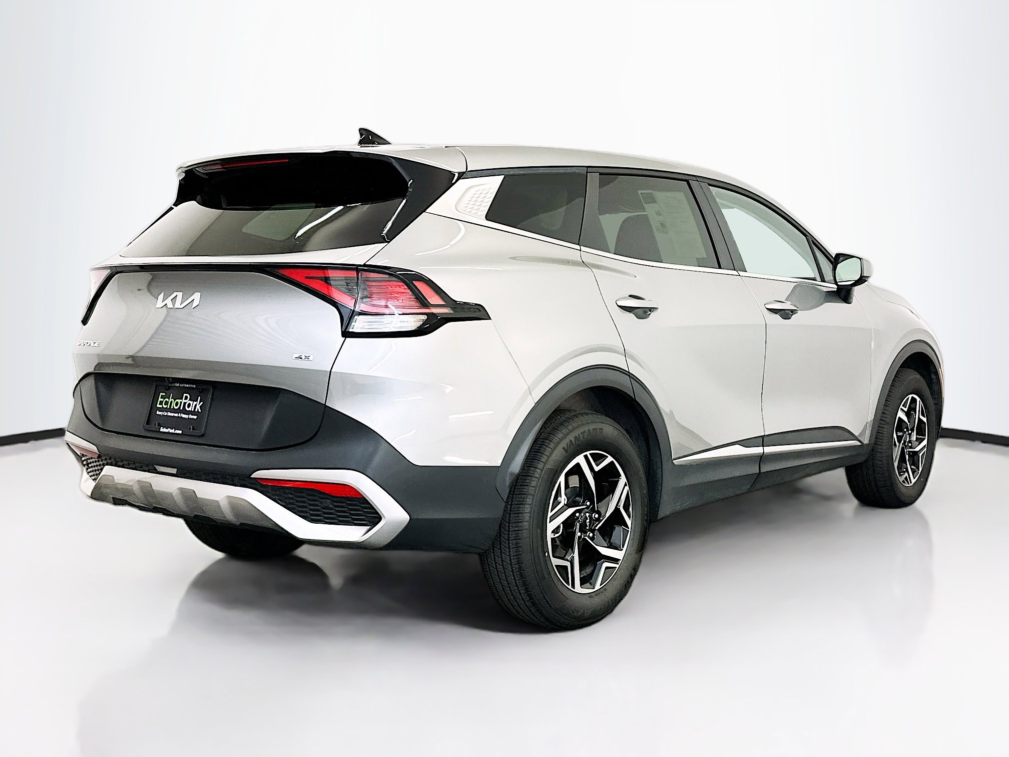 Used 2025 Kia Sportage LX image 9