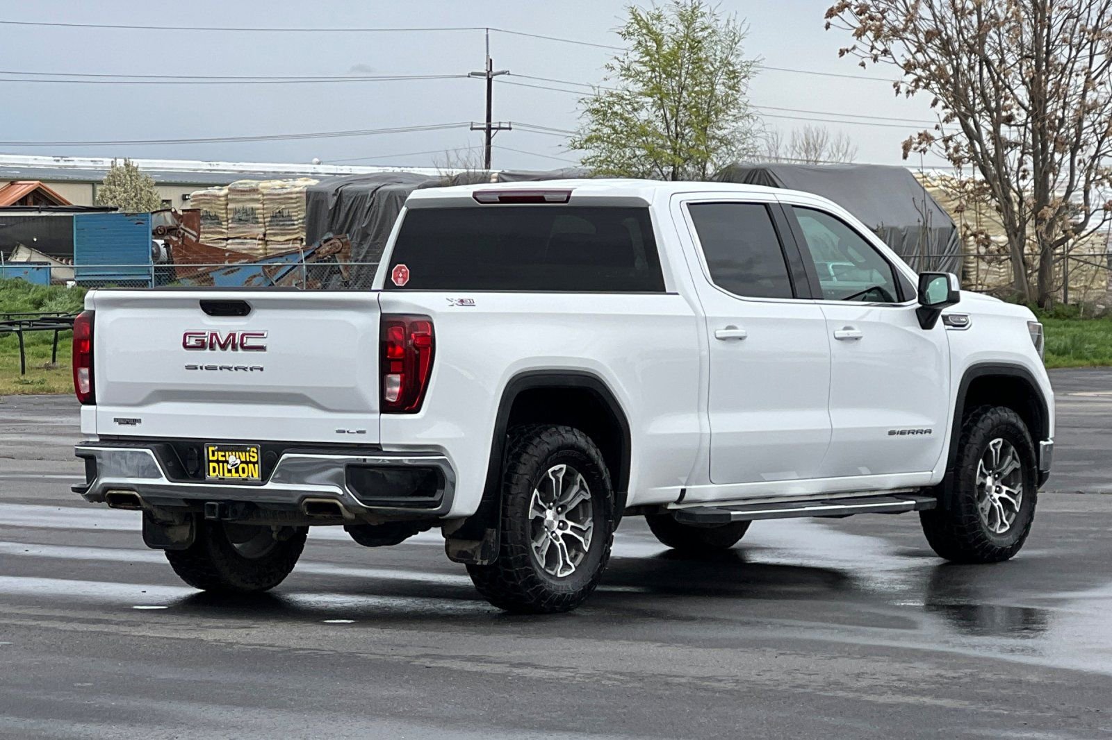 Used 2023 GMC Sierra 1500 SLE AWD/4WD image 4