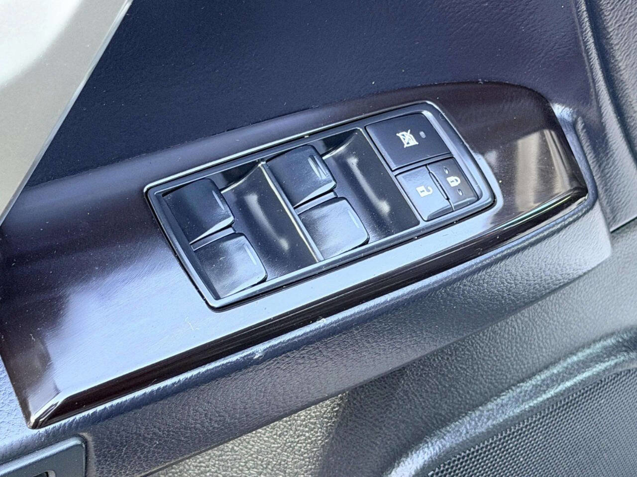 Used 2014 Lexus GX 460 image 16