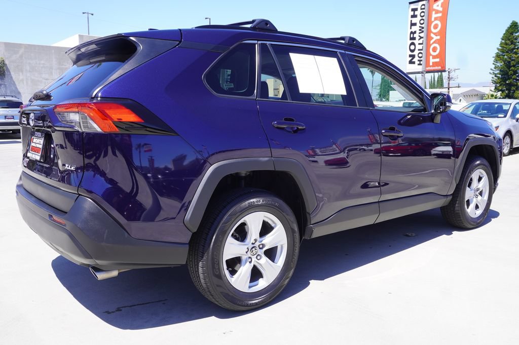 Used 2021 Toyota RAV4 XLE FWD image 7