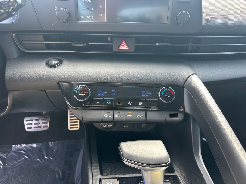 Used 2025 Hyundai Elantra Sport image 29