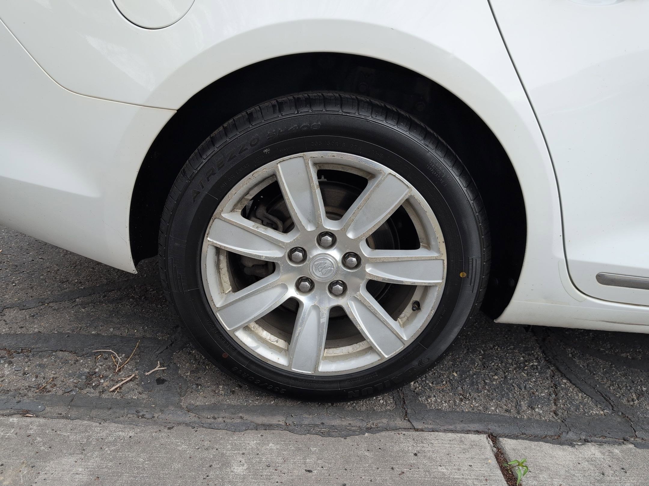 Used 2010 Buick LaCrosse CXL w/ Luxury Package image 12