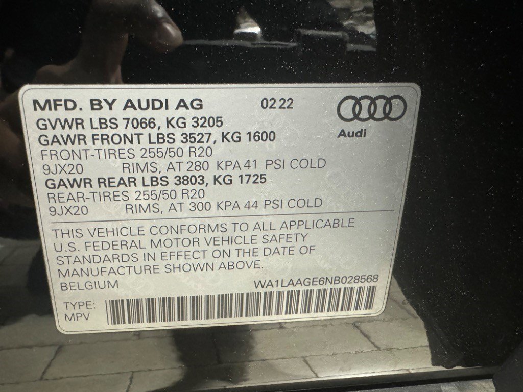 Used 2022 Audi e-tron Premium Plus AWD/4WD image 10