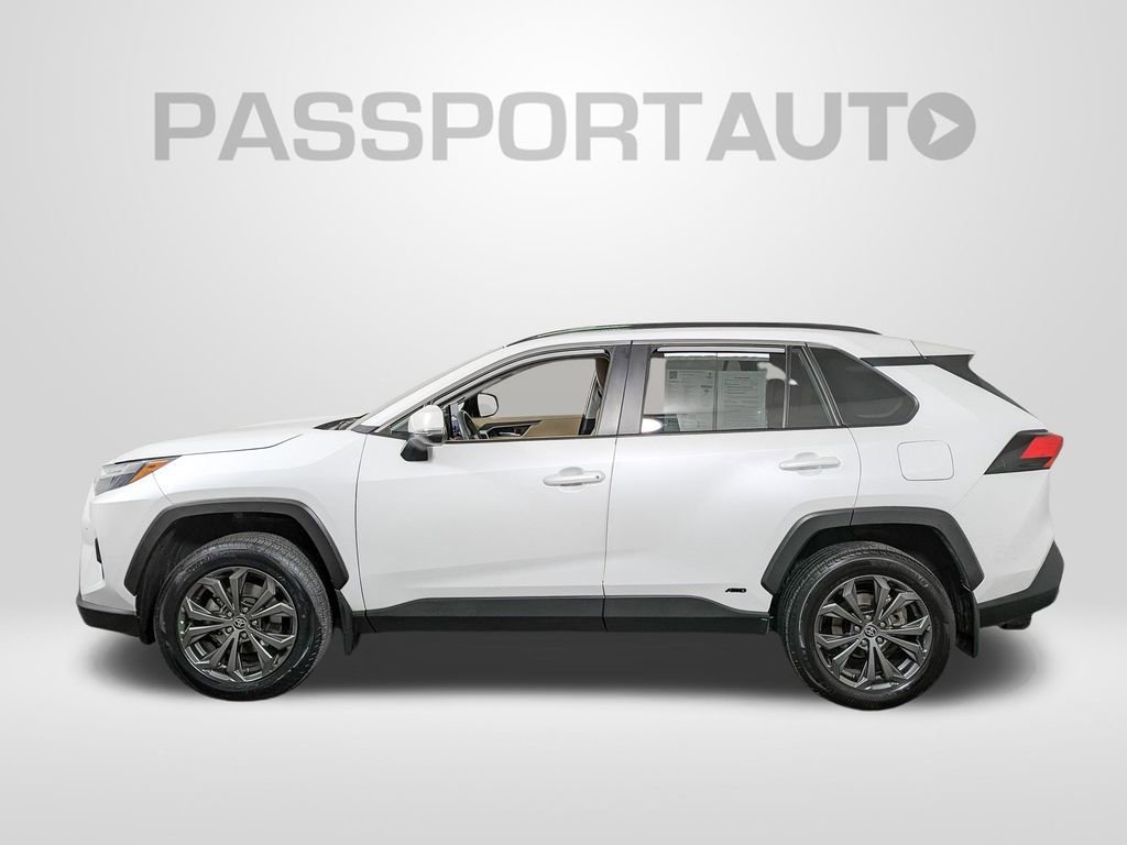 Used 2023 Toyota RAV4 XLE Premium image 2
