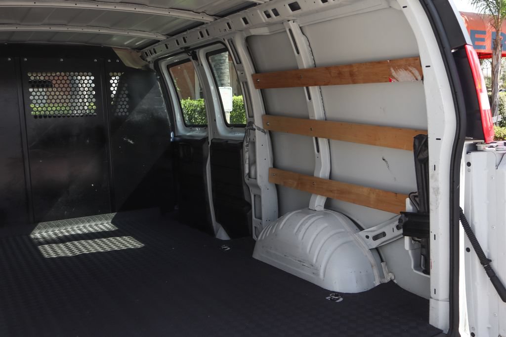 Used 2025 Chevrolet Express 2500 w/ Driver Convenience Package RWD image 9
