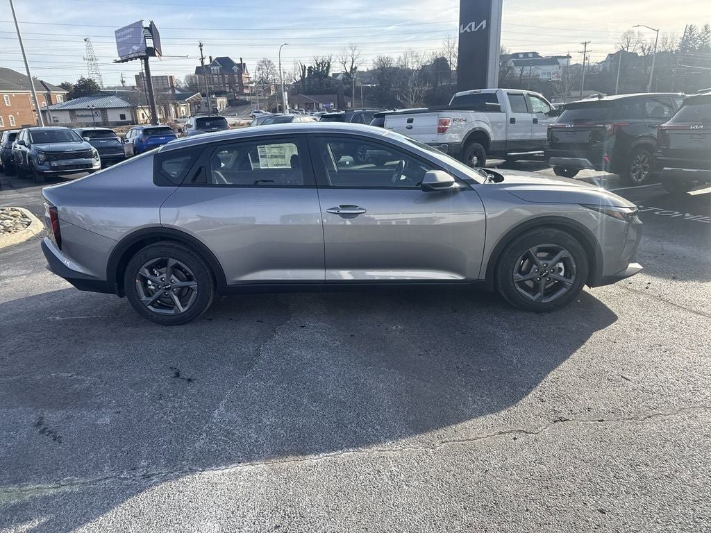 New 2026 Kia K4 LXS FWD image 4