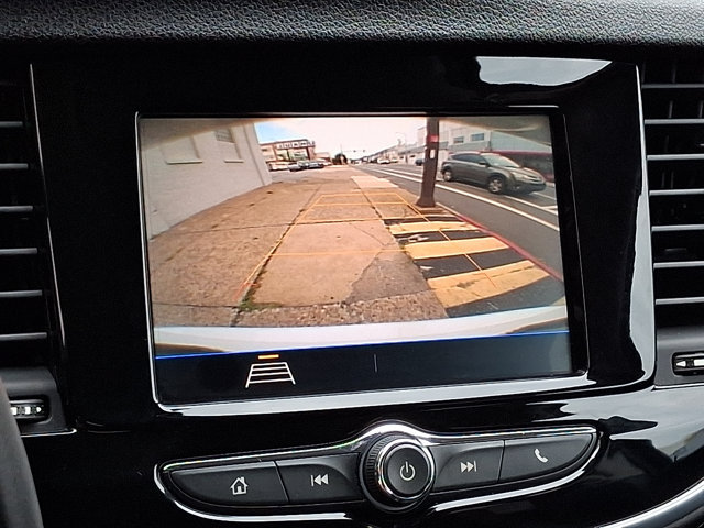 Used 2022 Buick Encore Preferred w/ Safety Package AWD/4WD image 17