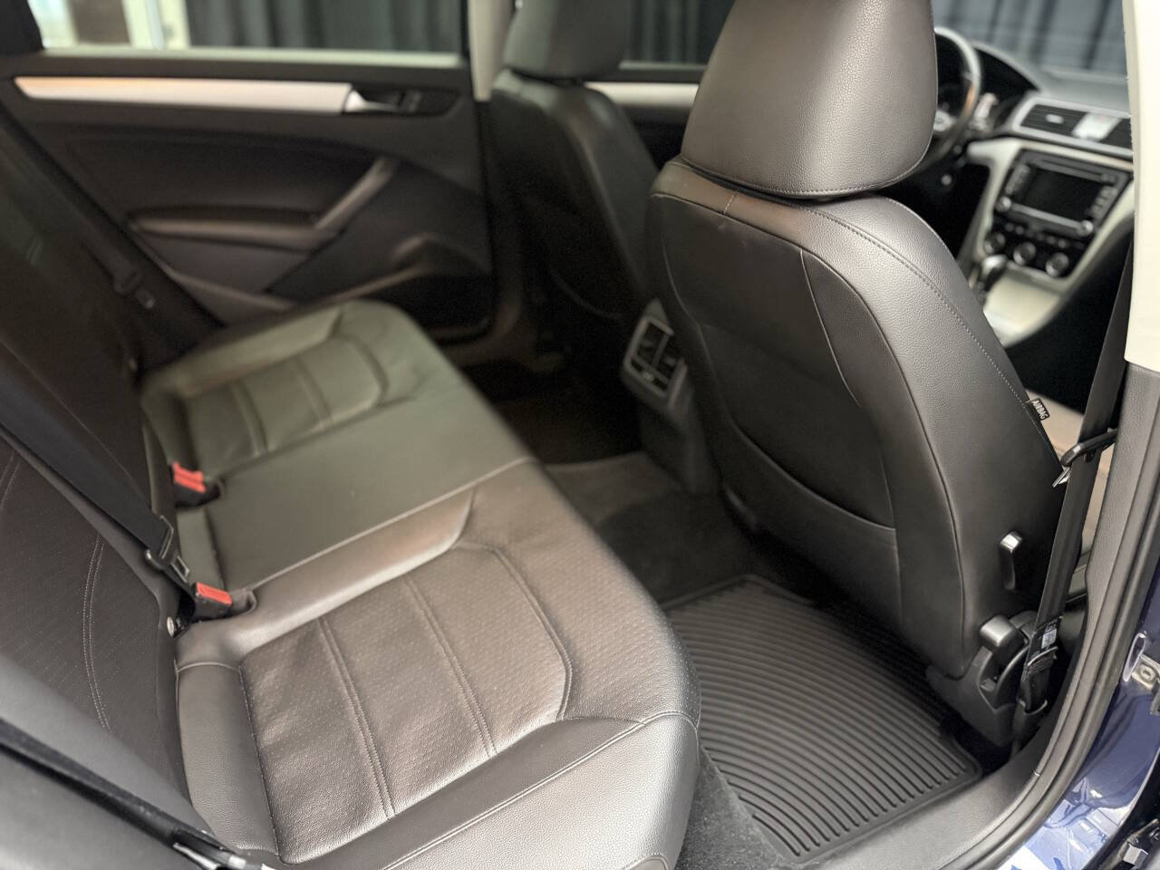 Used 2013 Volkswagen Passat TDI SE FWD image 20
