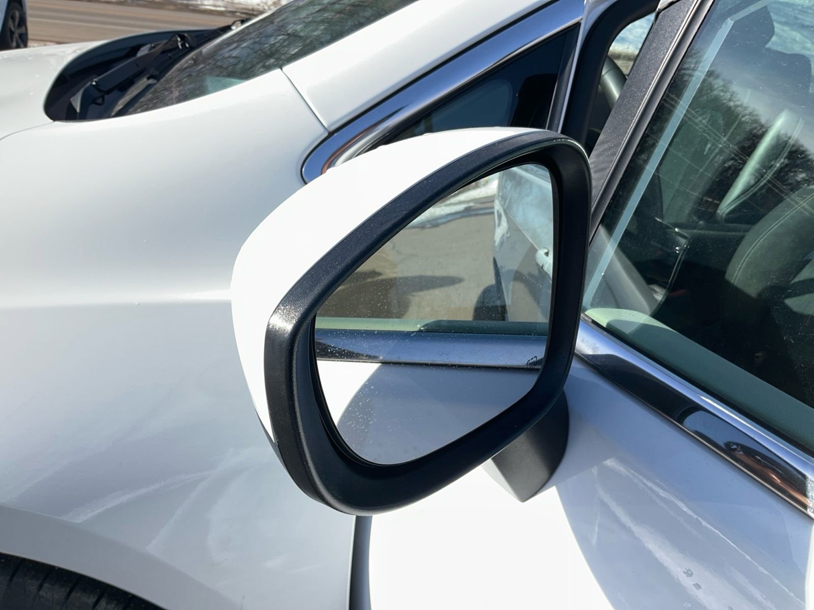 Used 2022 Chrysler Voyager LX image 28