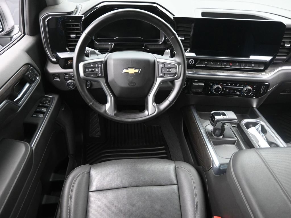 Used 2023 Chevrolet Silverado 1500 LTZ w/ LTZ Premium Package image 13