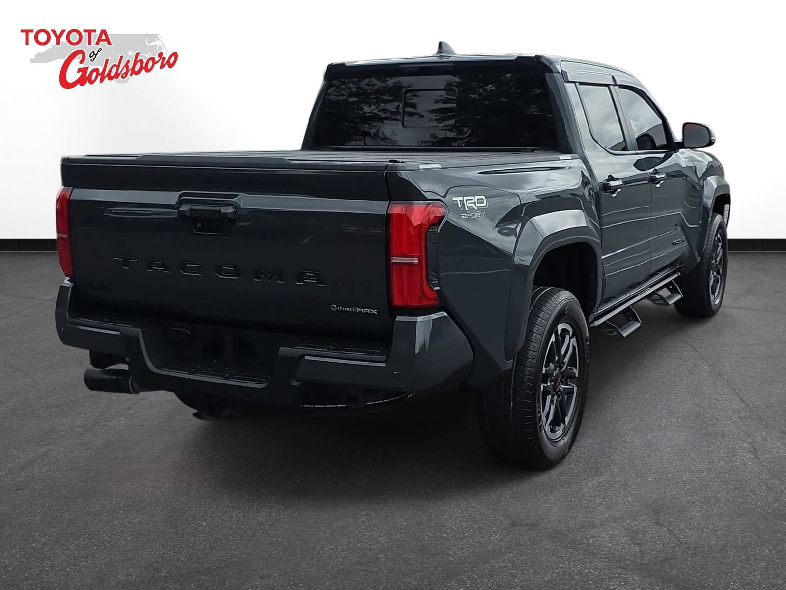 Used 2024 Toyota Tacoma TRD Sport w/ TRD Sport Upgrade Package AWD/4WD image 5