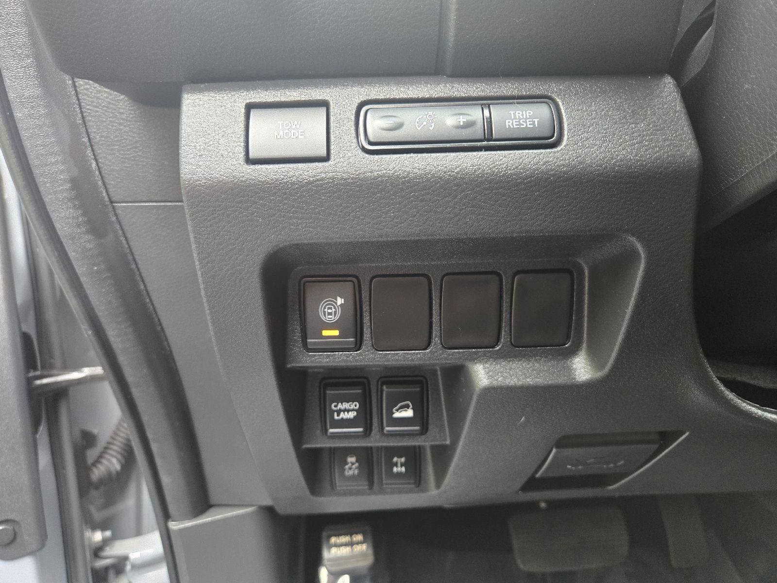 Used 2025 Nissan Frontier PRO-4X AWD/4WD image 15