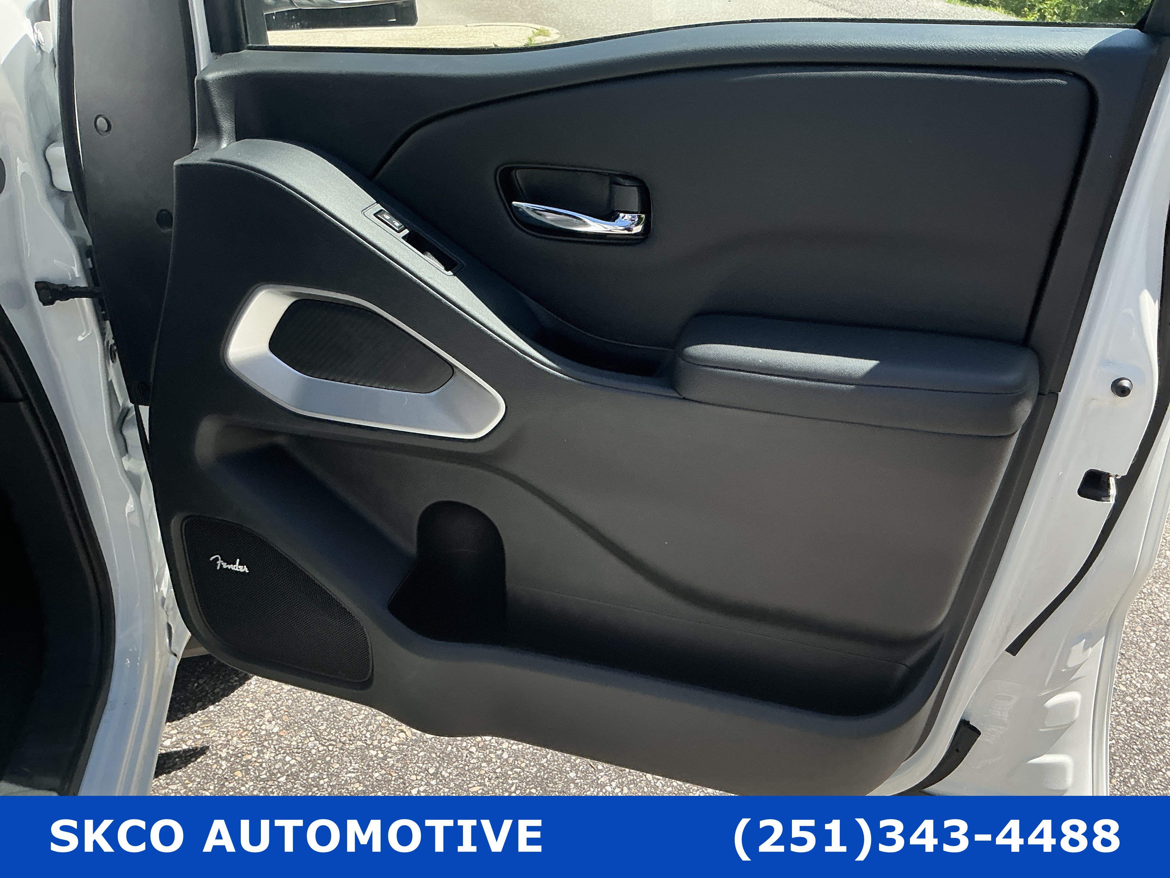 Used 2023 Nissan Frontier SV w/ SV Convenience Package AWD/4WD image 12