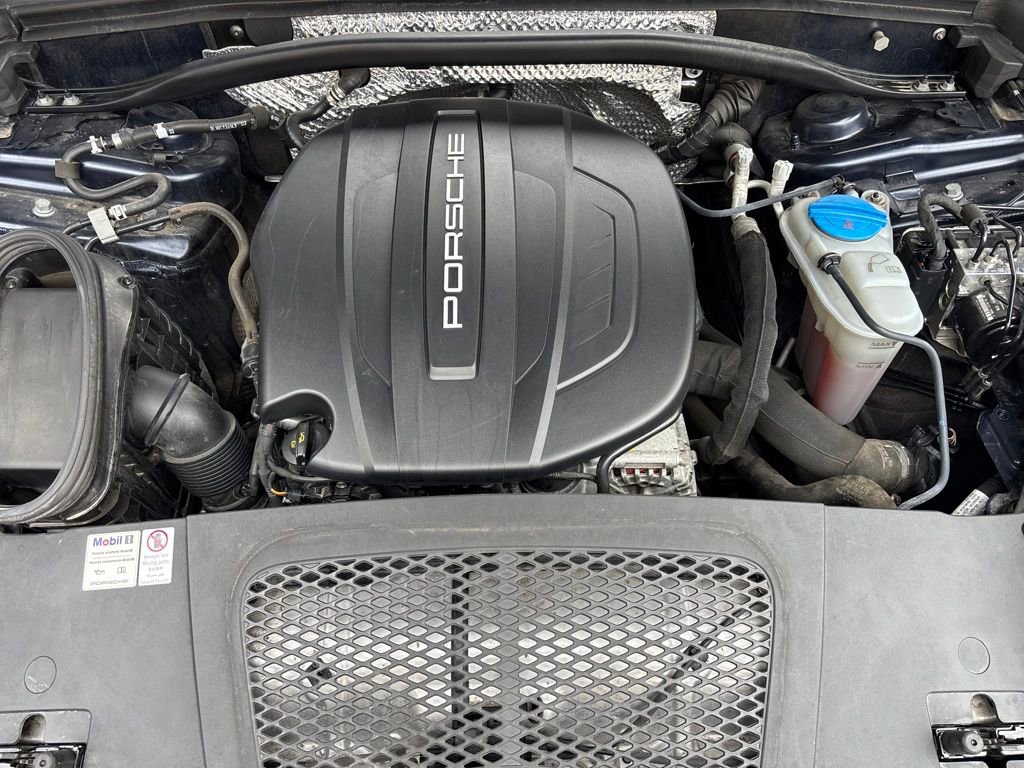 Used 2018 Porsche Macan image 23