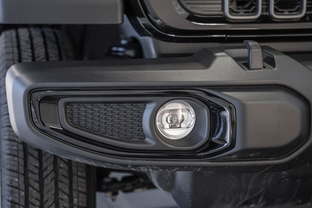 New 2026 Jeep Gladiator Sport image 11