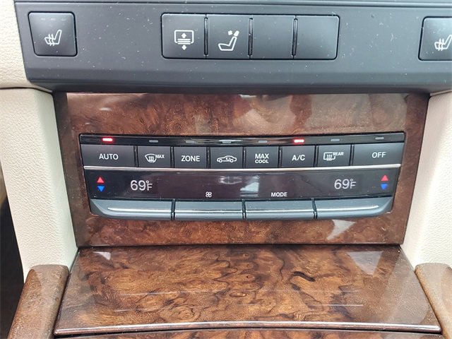 Used 2013 Mercedes-Benz E 350 4MATIC Sedan image 29