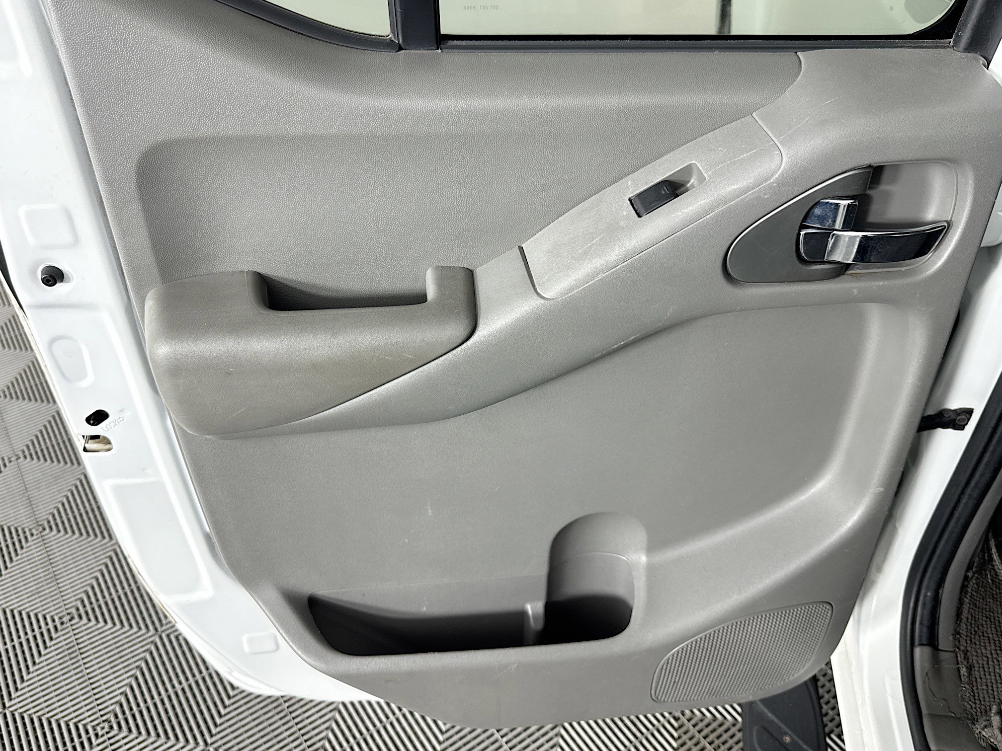 Used 2020 Nissan Frontier SV w/ Midnight Edition Floor Mats RWD image 24