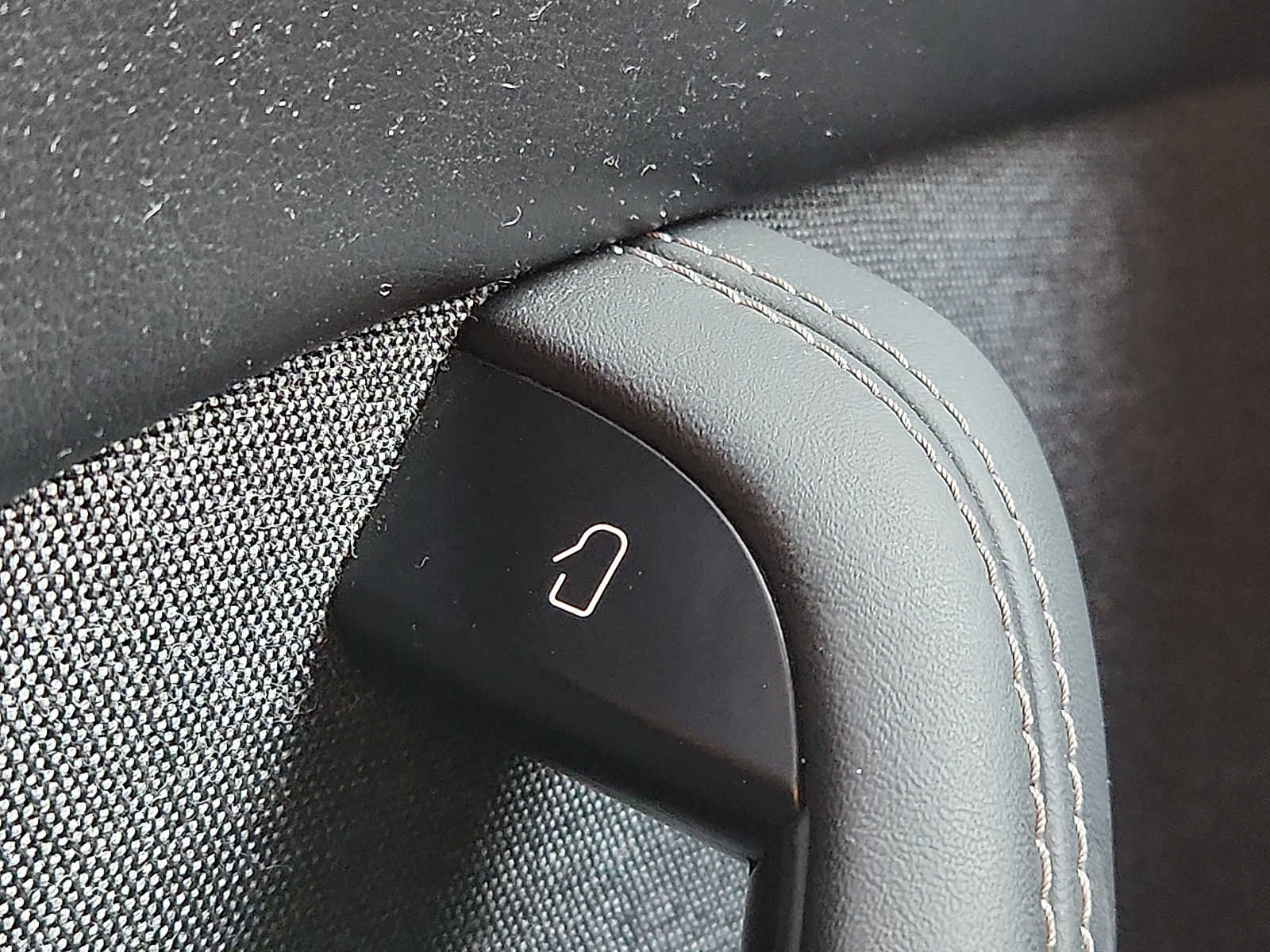 Used 2022 Tesla Model X image 23