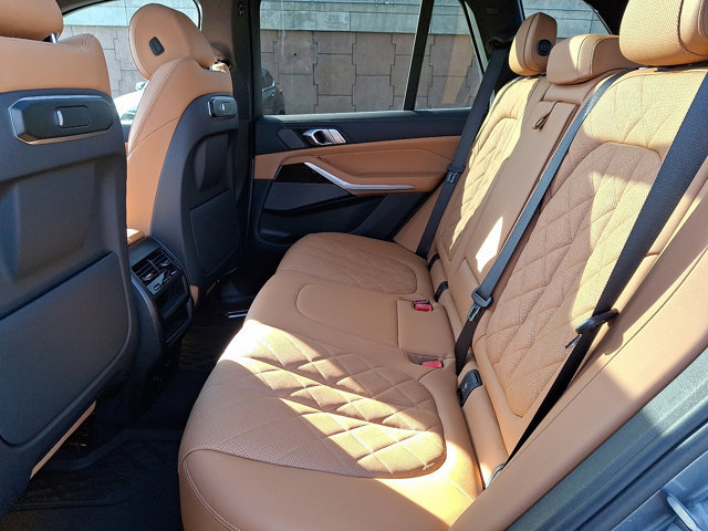 Certified 2024 BMW X5 xDrive40i w/ Premium Package image 10