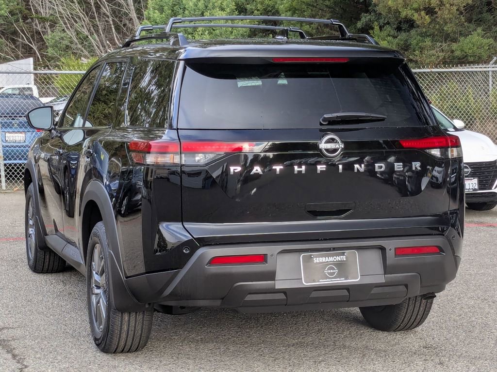 New 2025 Nissan Pathfinder SV image 7