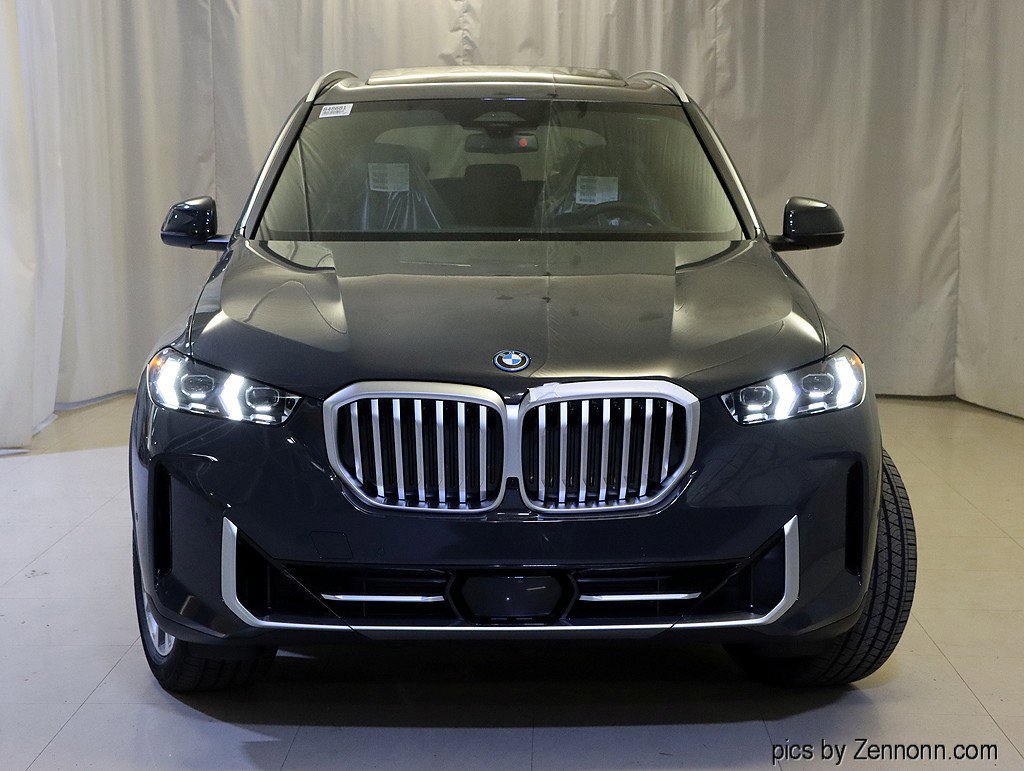 Used 2026 BMW X5 xDrive50e w/ Climate Comfort Package image 5