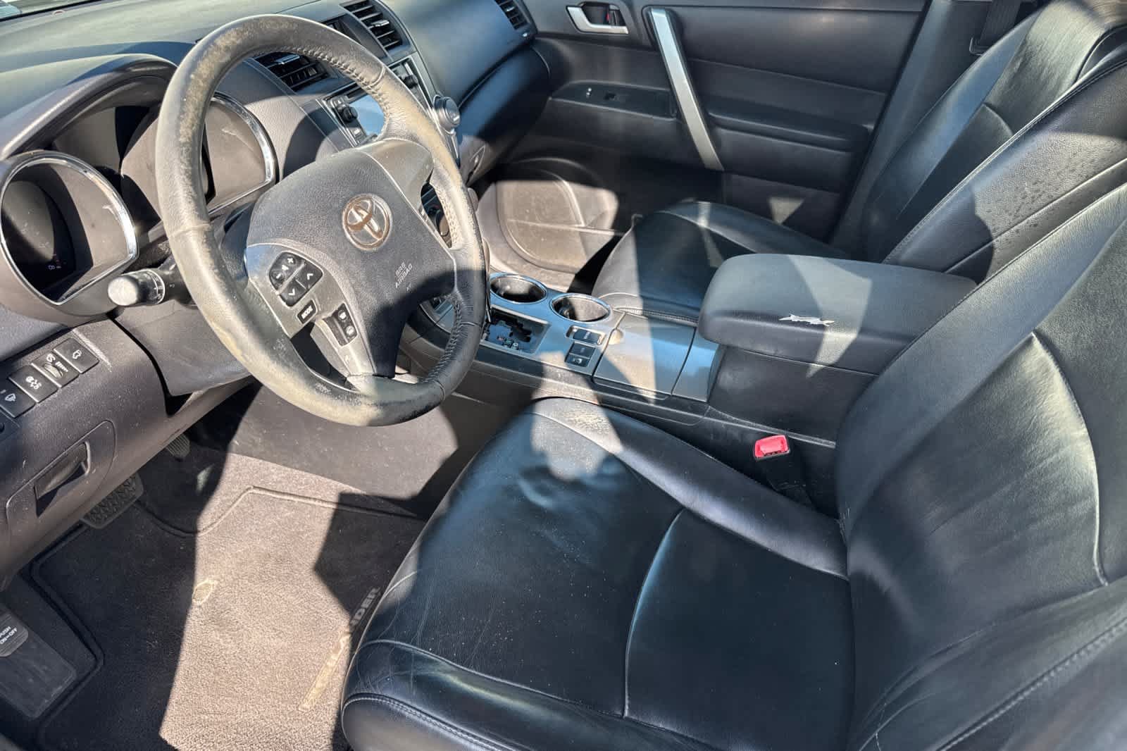 Used 2013 Toyota Highlander SE AWD/4WD image 9