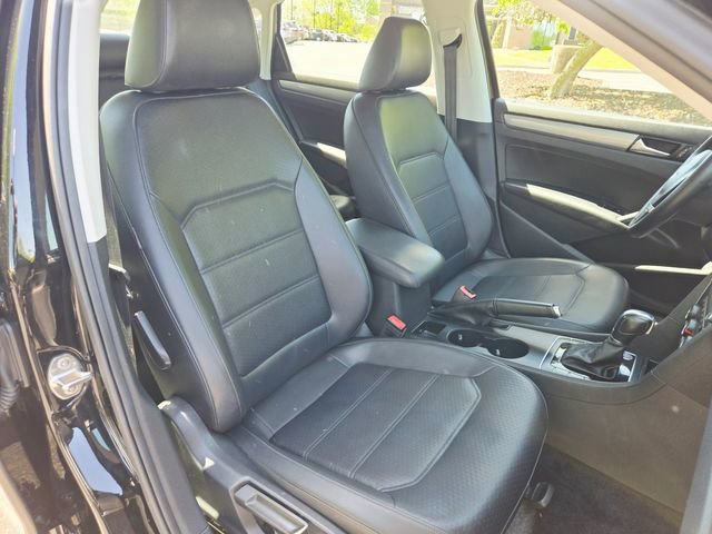Used 2015 Volkswagen Passat 1.8T Limited Edition image 18