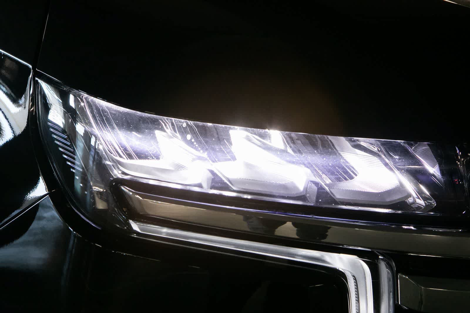 Used 2024 Chevrolet Suburban LS w/ Driver Alert Package RWD image 14