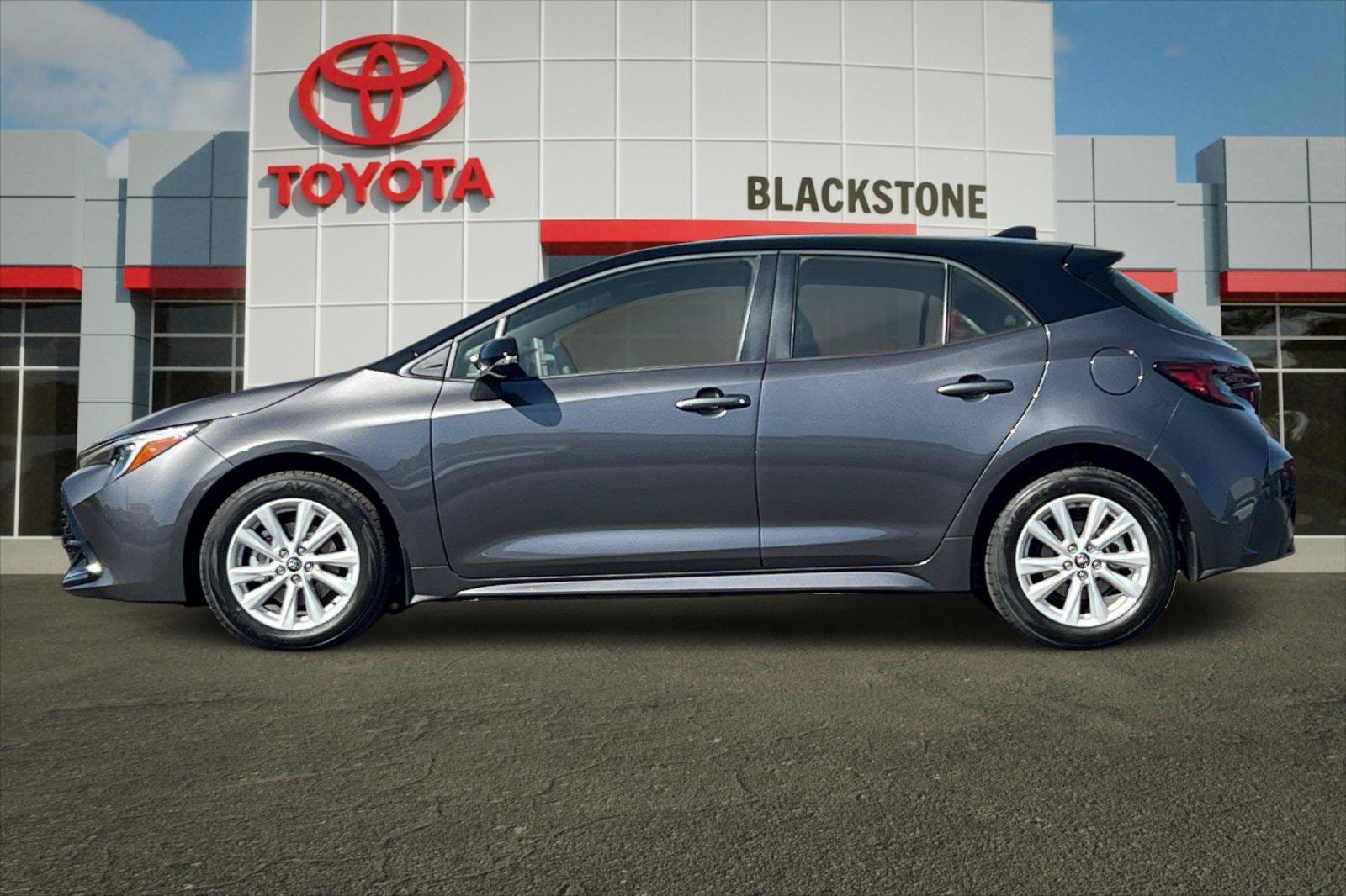 Certified 2027 Toyota Corolla SE w/ SE Premium Package FWD image 6