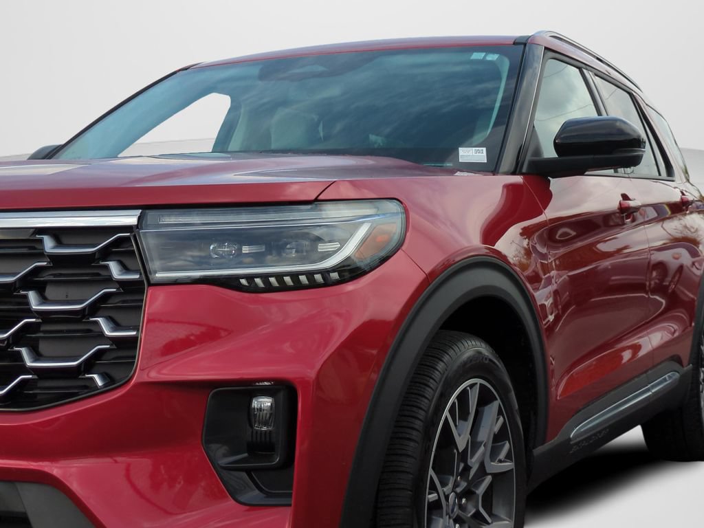 Used 2025 Ford Explorer Platinum w/ Ultimate Package RWD image 9