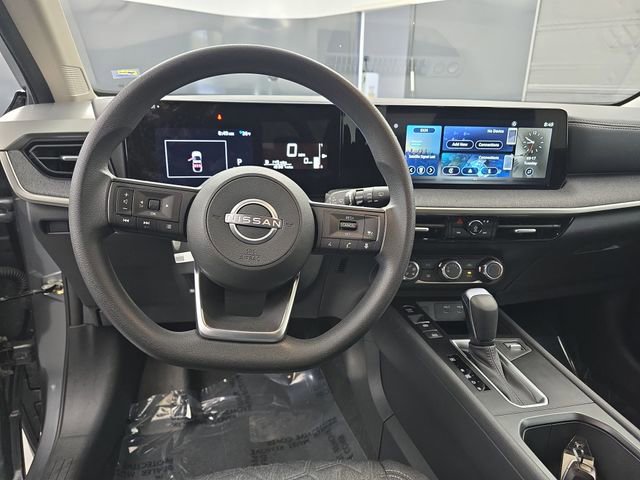 Used 2025 Nissan Kicks SV image 23