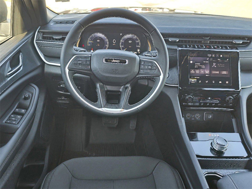 New 2025 Jeep Grand Cherokee L Laredo image 7