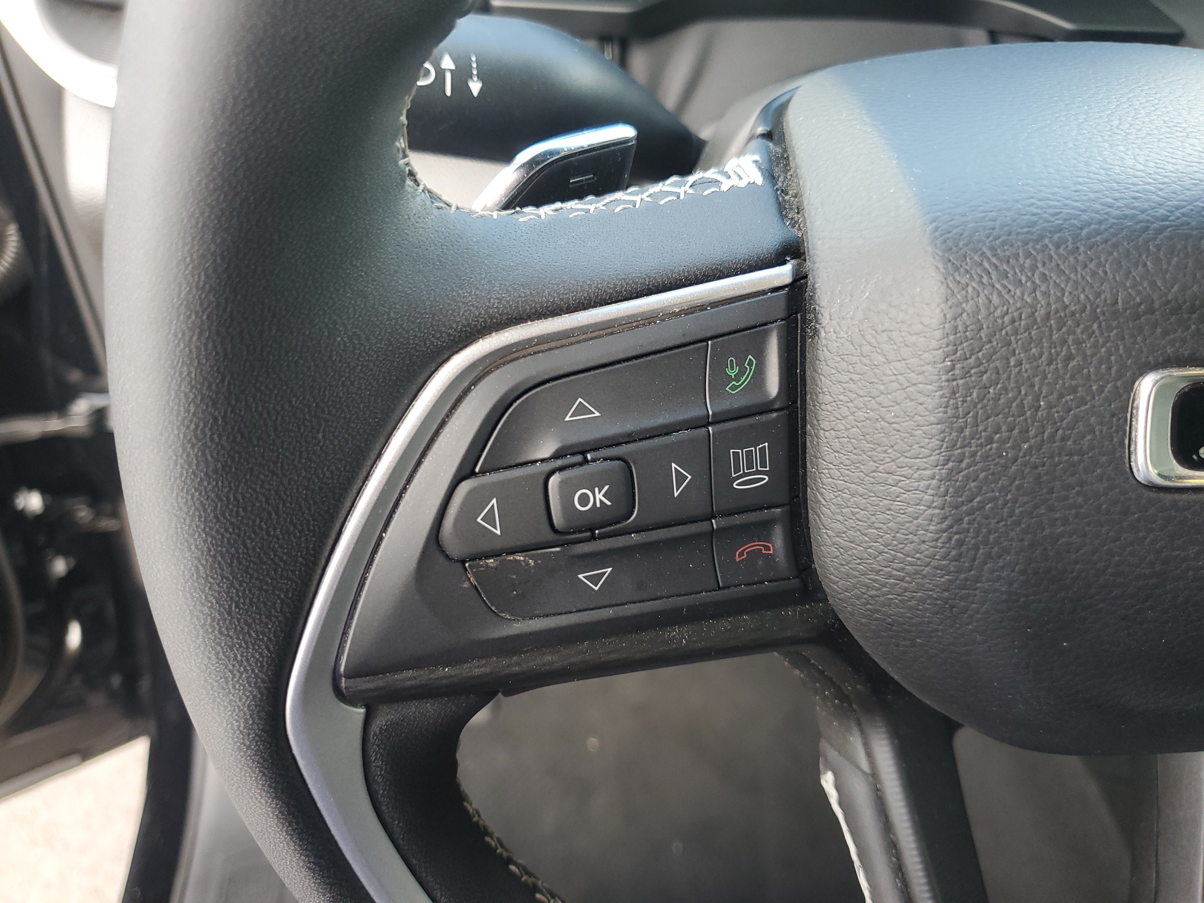 Used 2023 Jeep Grand Cherokee Altitude RWD image 16