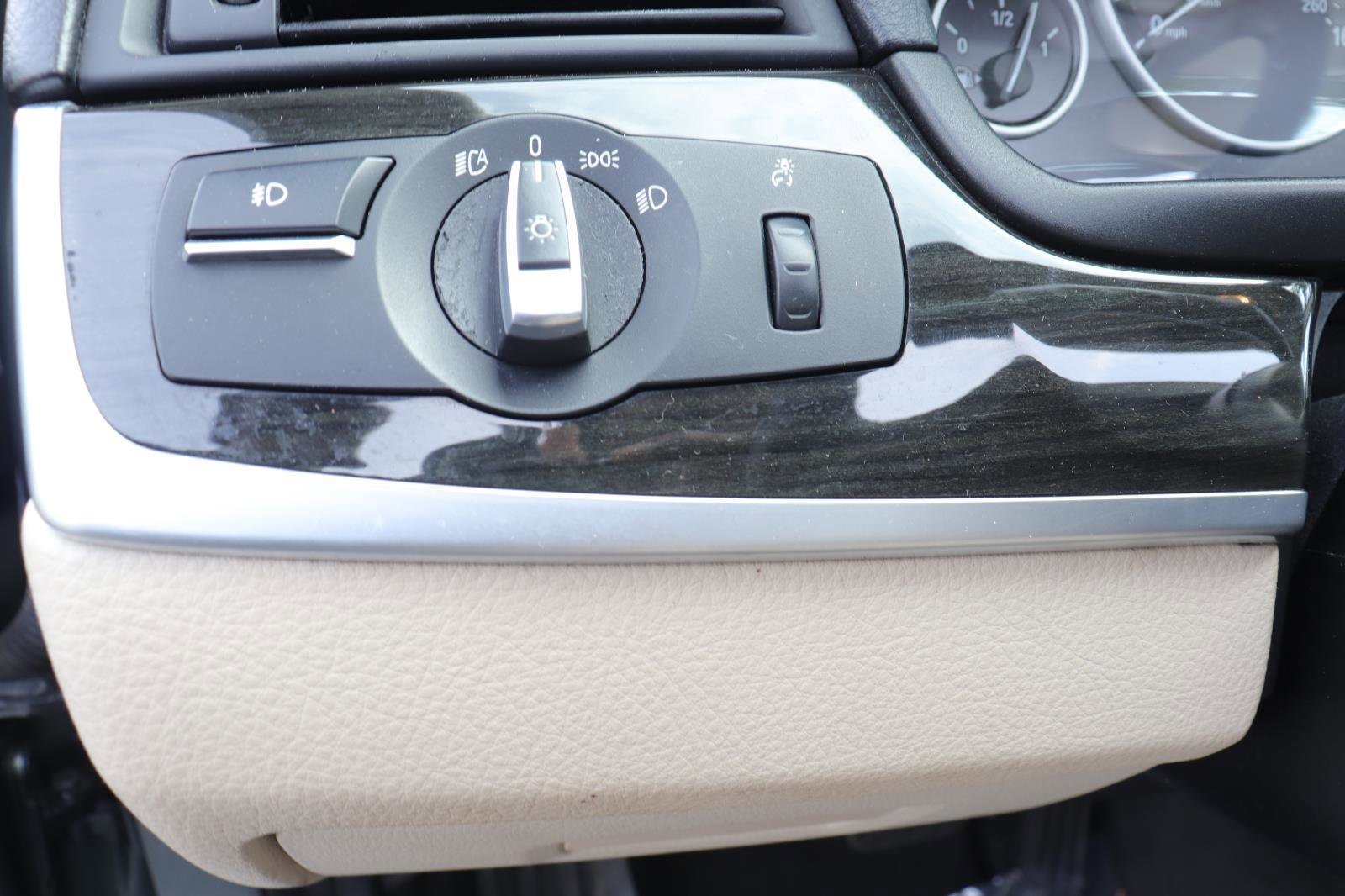 Used 2013 BMW 528i Sedan RWD image 22