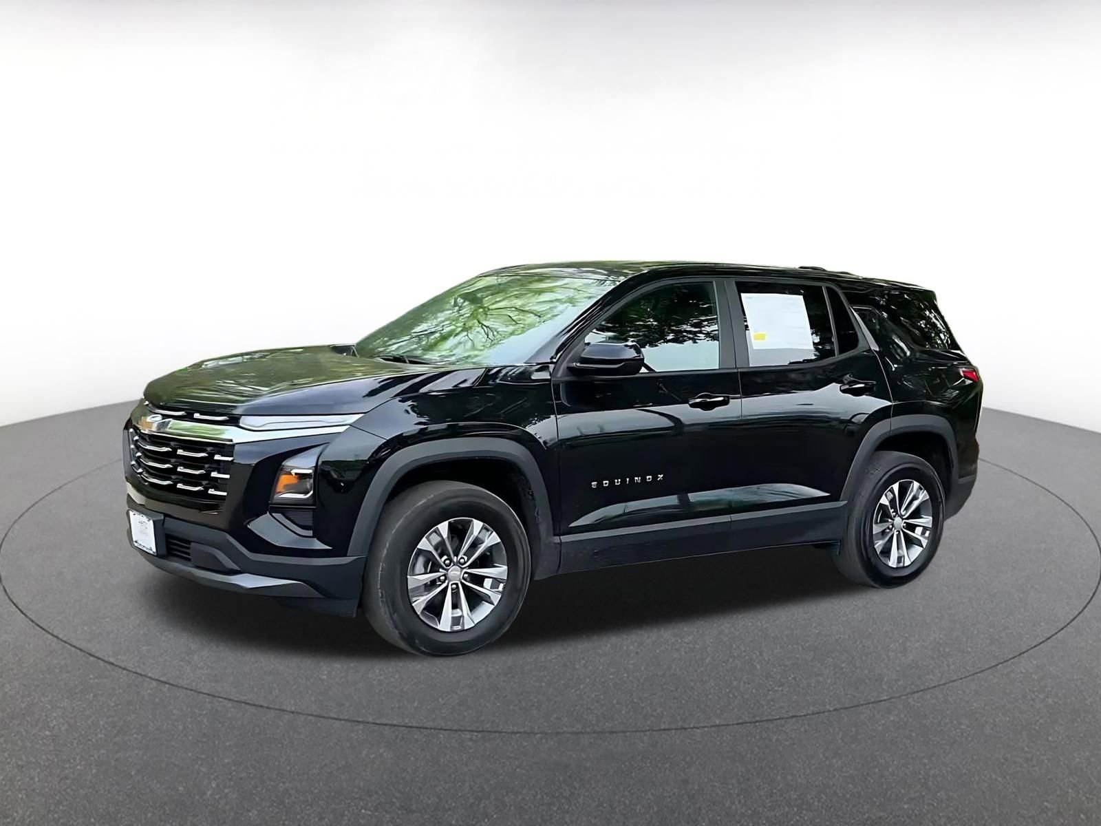 Used 2025 Chevrolet Equinox LT FWD image 8