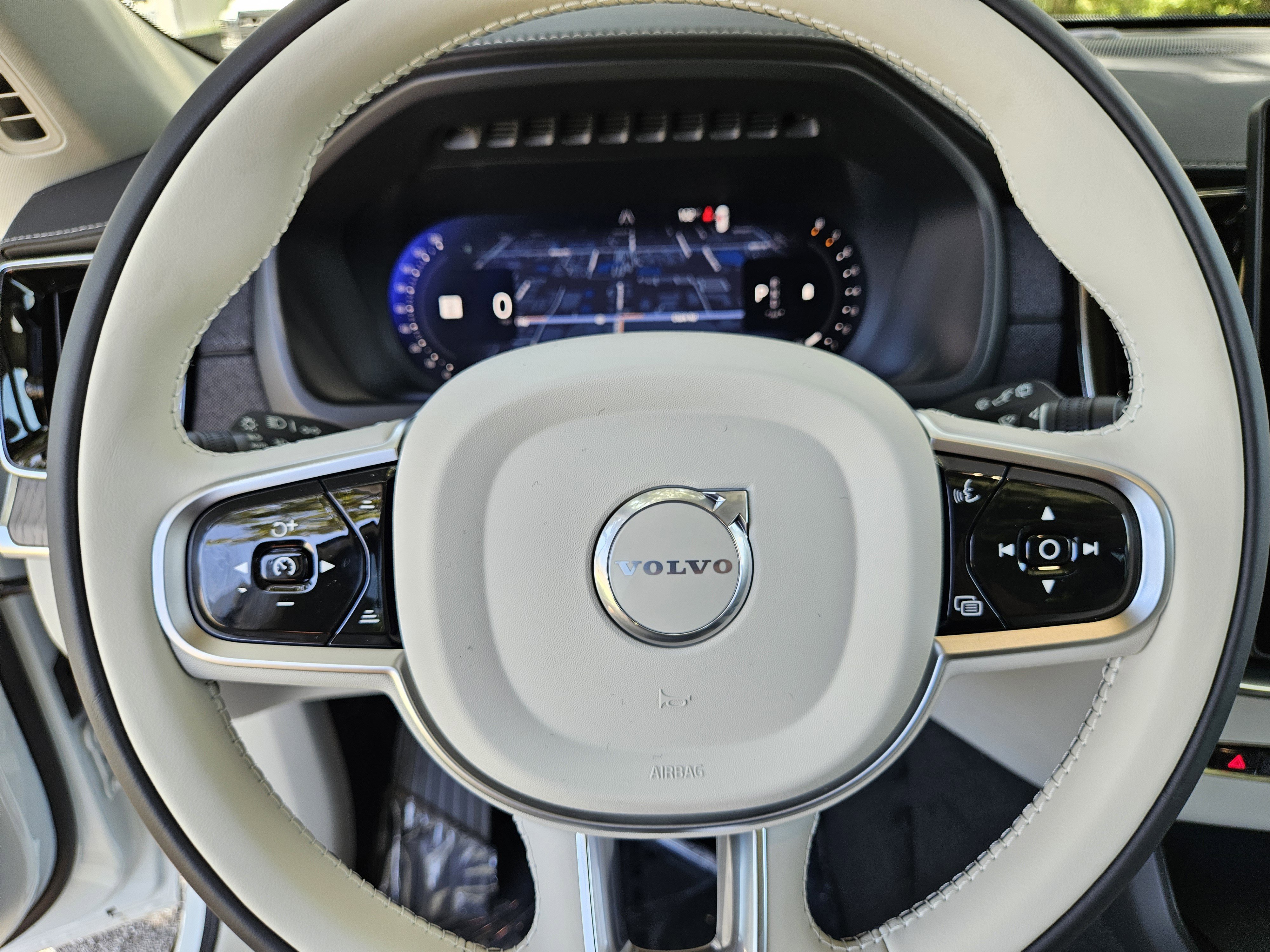 New 2026 Volvo XC90 B6 Ultra image 35