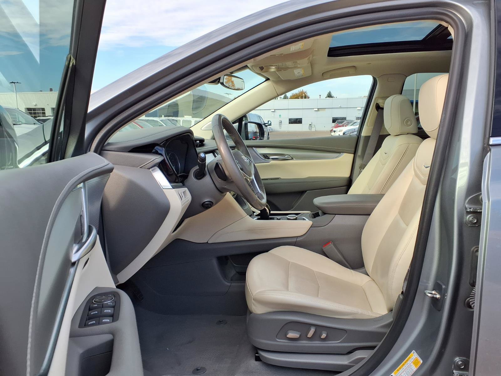 Used 2024 Cadillac XT5 Premium Luxury w/ LPO, Floor Liner Package AWD/4WD image 16
