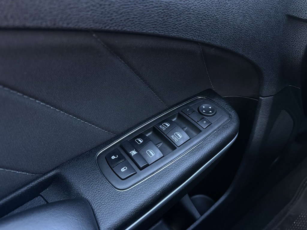 Used 2022 Dodge Charger SXT image 12