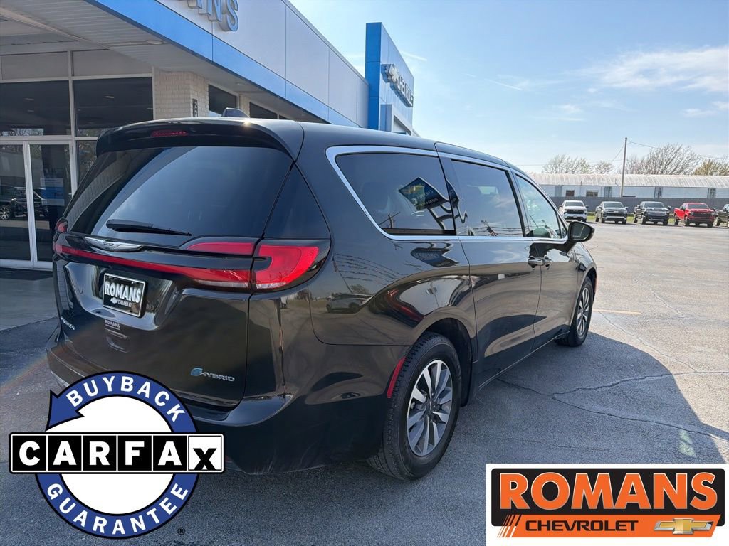 Used 2024 Chrysler Pacifica Select FWD image 3
