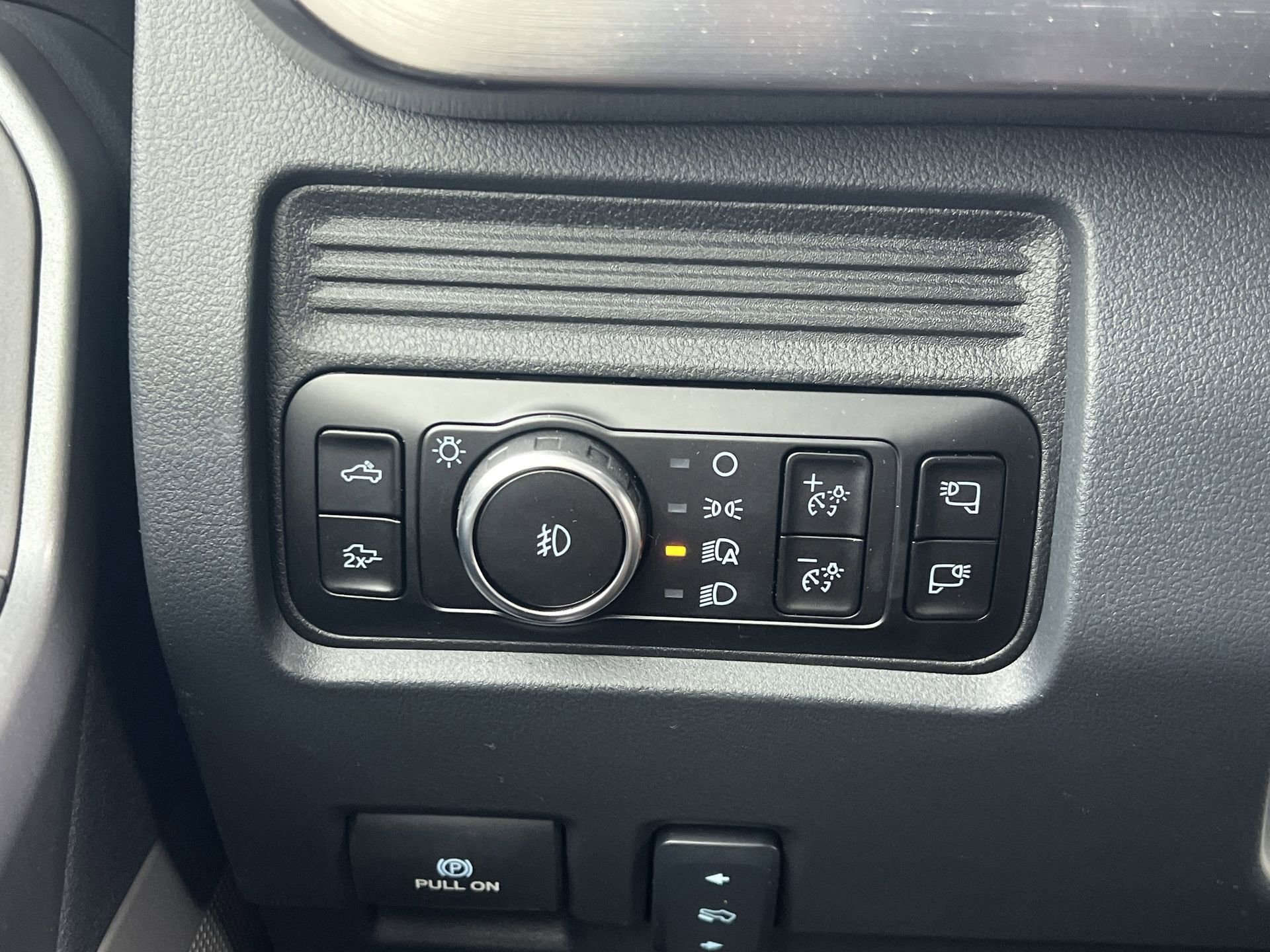 New 2026 Ford F350 Lariat w/ Black Appearance Package image 12